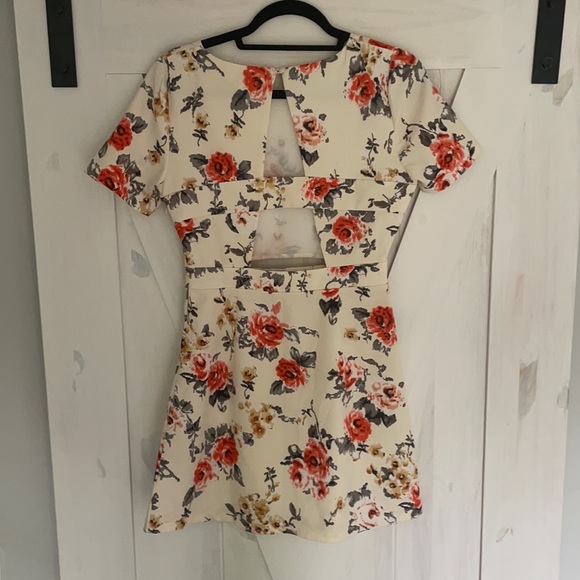 Umgee USA floral cream cut-out dress - Picture 3 of 7